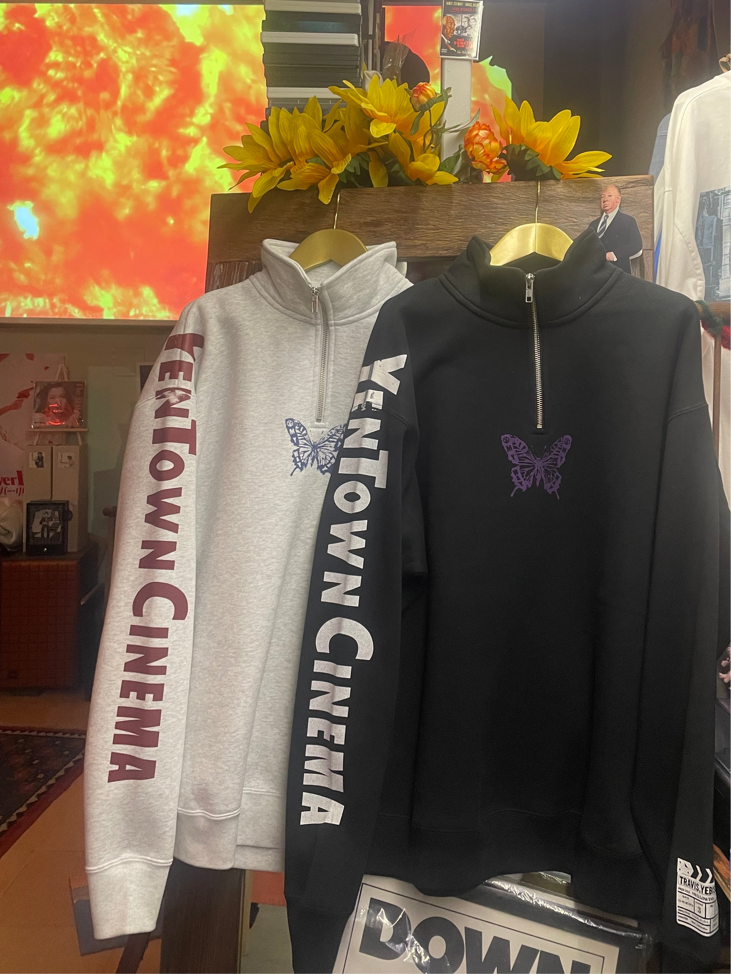 TRAVIS / SWALLOWTAIL Half Zip Sweat  ~ BLACK【SCENE3】