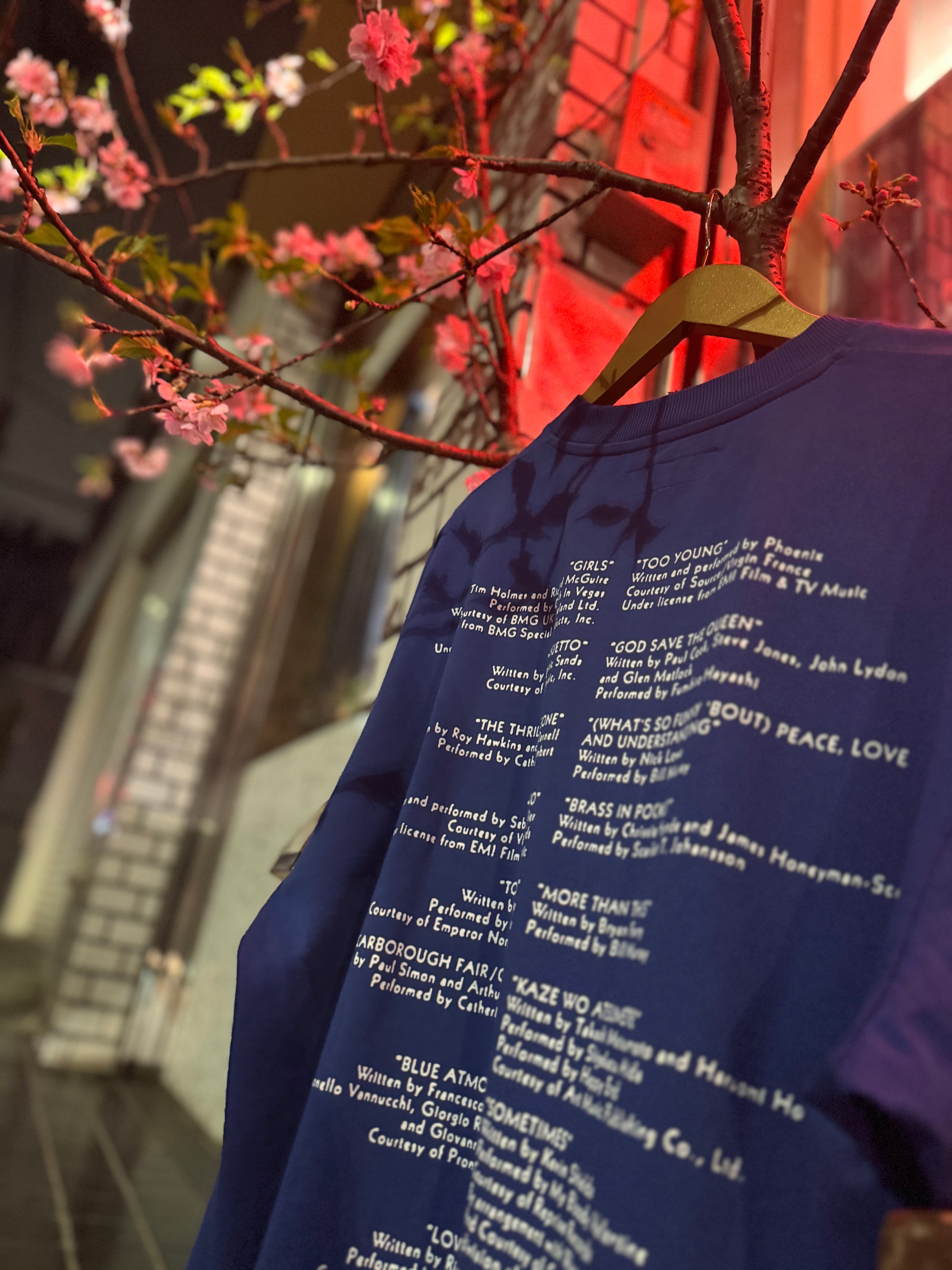 Lost In Translation】Credits Longsleeve T-shirt w)Sticker Set/BLUE